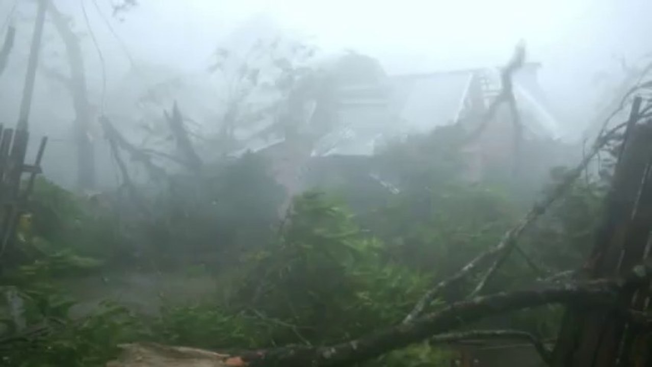 Images of storm damage in Philippines