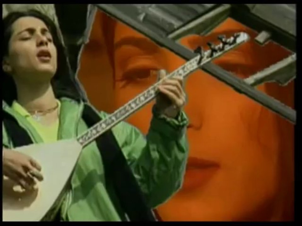 Uzakların Türküsü (Özlem Özdil)