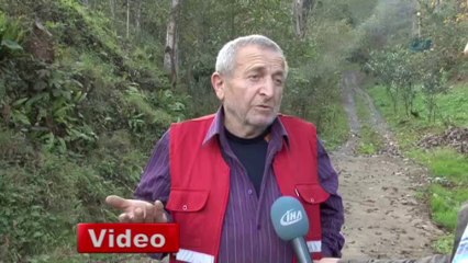 Rize’de sarhoşlardan bıkınca mahalle yolunu zincirle kapattı - (İHA)