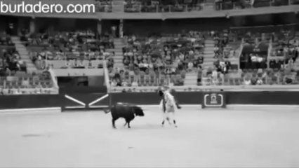 HERMOSO DE MENDOZA, ETERNA JUVENTUD