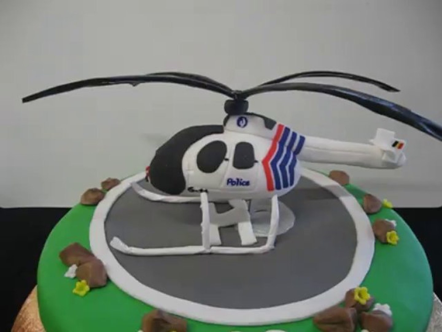 Helicoptere En Pate A Sucre Video Dailymotion