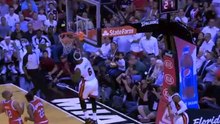 Chalmers 快攻妙傳從後補上的 James alley-oop!