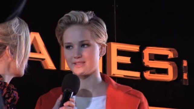 Jennifer Lawrence trouve dégoûtant que le sexe jeune et Miley Cyrus fassent vendre