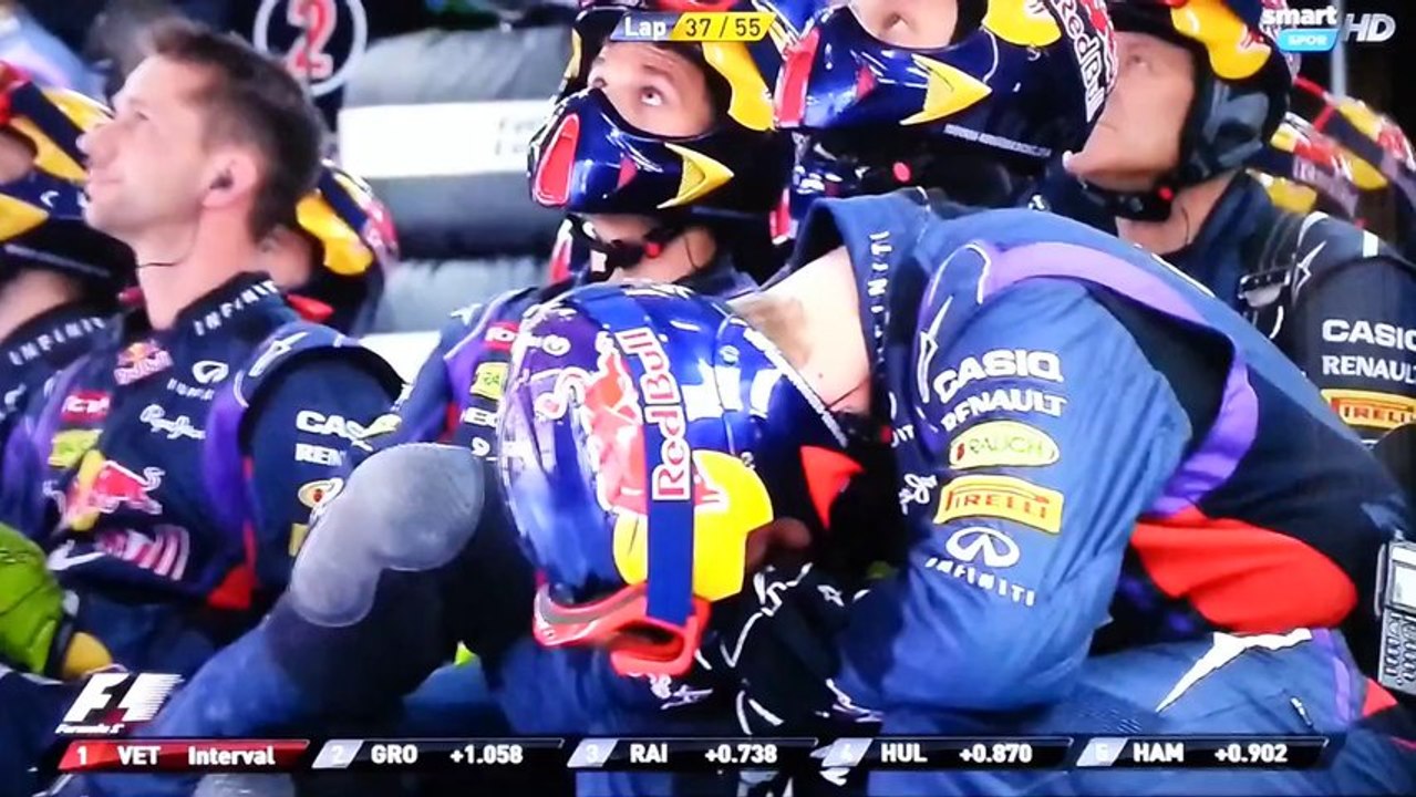 F1 2013 Kore GP'de Mark Webberin Aracının Yandığı Anlar - Fired on Mark Webbers Car [HD]