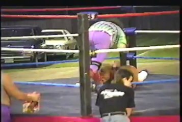 Electric Eric Love vs Brett Striker