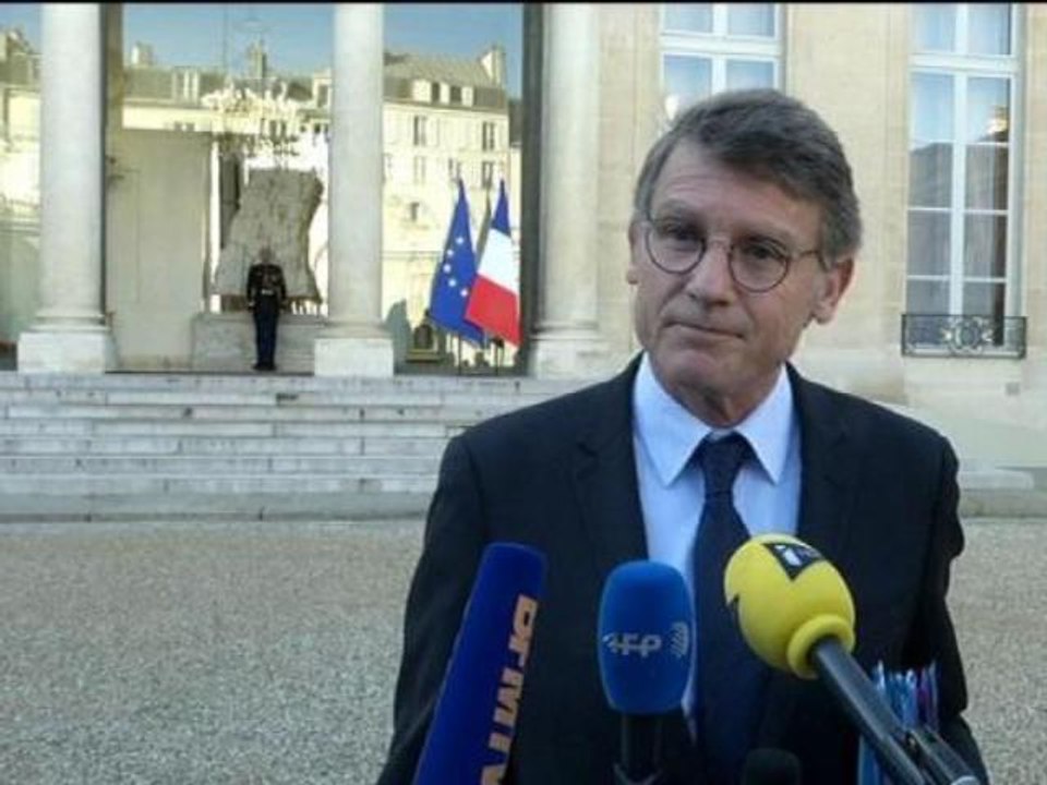 Rythmes scolaires: les 55 maires n'ont "pas un comportement civique" juge Vincent Peillon -13/11