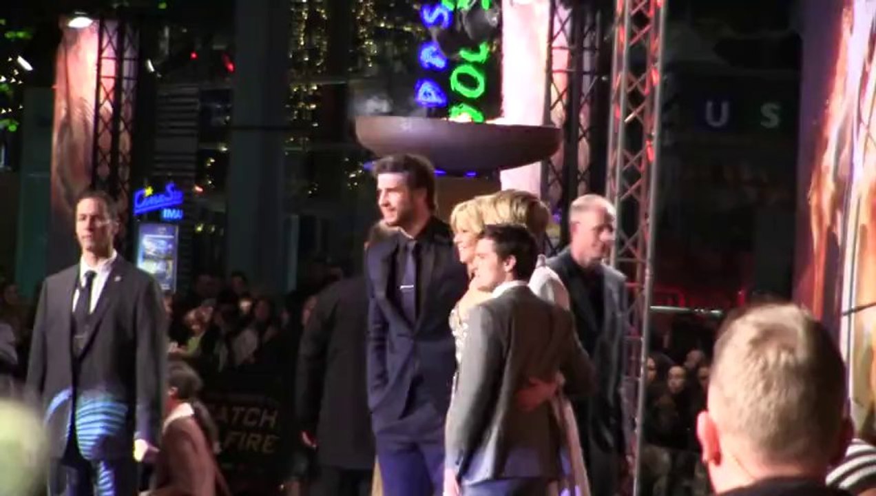 Roter teppich in berlin für "tribute von panem: catching fire"