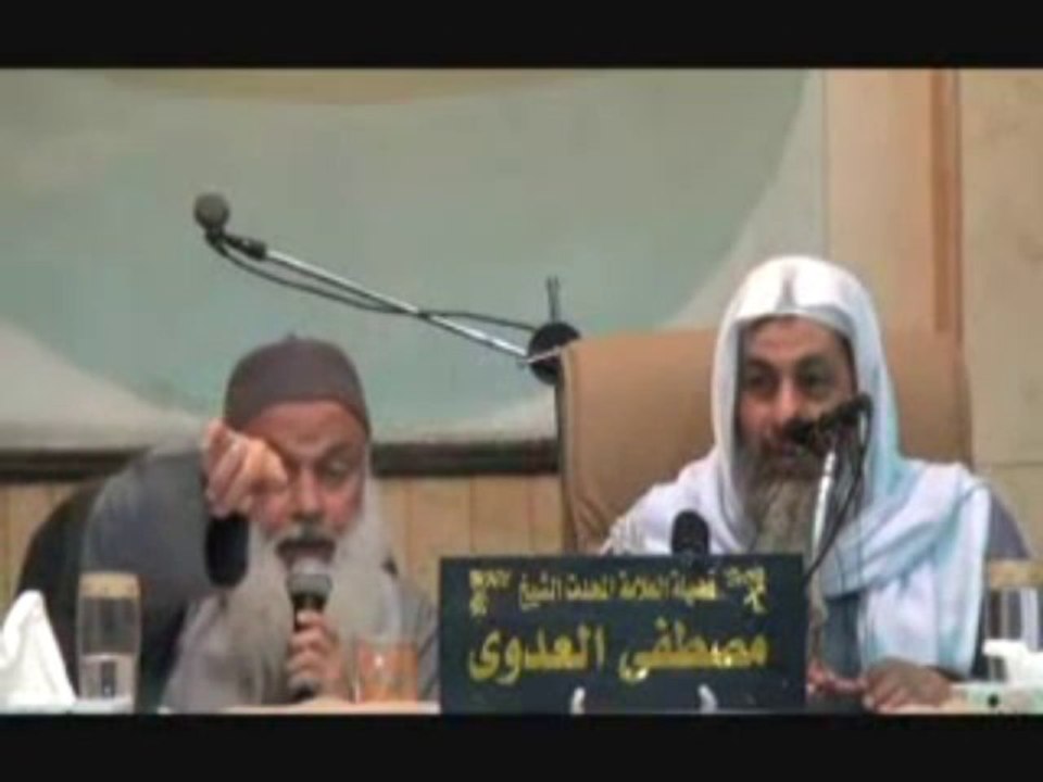 هل يجب على المعقود عليها وهي في بيت أبيها أن تستأذن العاقد في الخروج ؟ الشيخ مصطفى العدوي