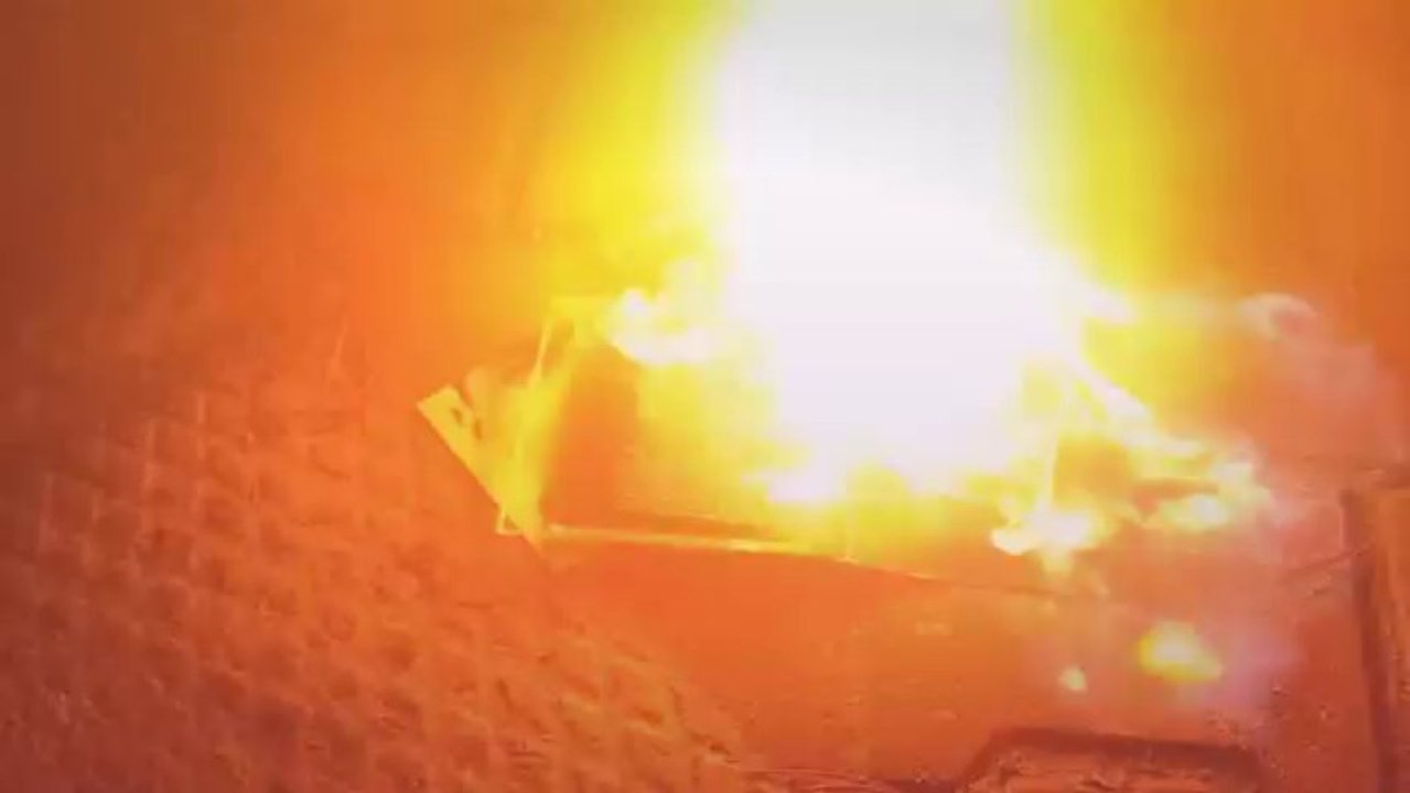 /BEKOWO: Płonie plyta HG