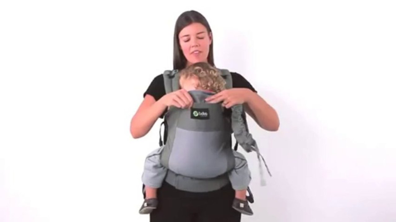 Protéger votre nouveau né avec la capuche dans le porte bébé boba 4G