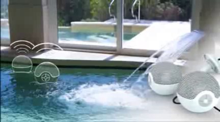 Plug In Pool : a prise subaquatique sans contact de CCEI