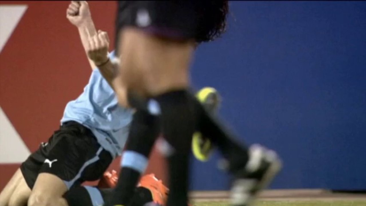 WM-Quali: Cavani mit Zauber-Freistoß