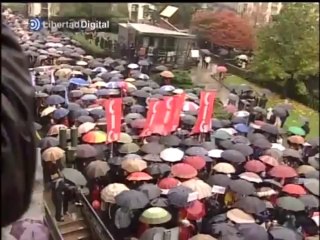 Catástrofe del Prestige: Galicia se movilizó con una marea humana bajo el lema "Nunca Mais"