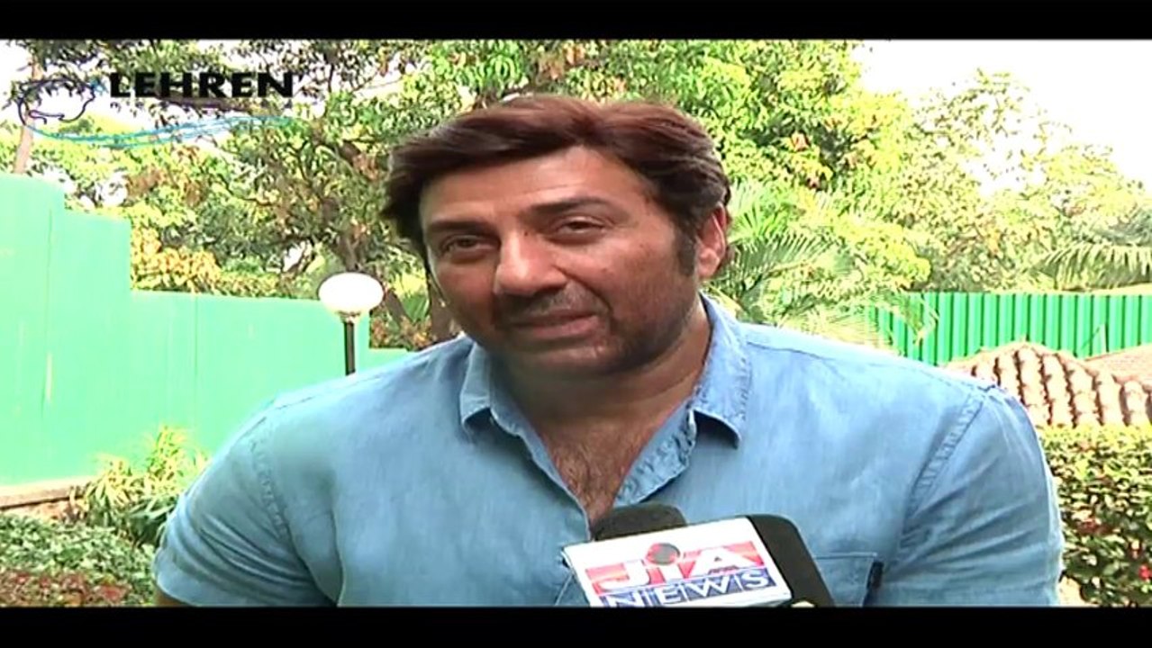 Sunny Deol On The Sets Of Savdhaan India