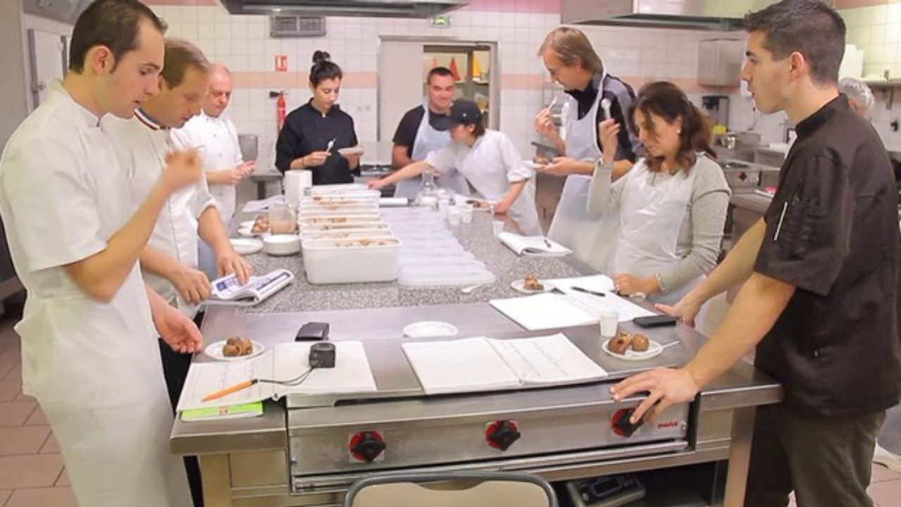 Ice Cream professional class at ENSP by Stéphane AUGÉ, MOF Glacier 2007