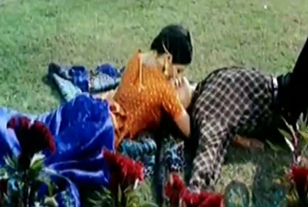 "Dhol Mahiya Dhol Mahiya" Tv Scr Rip l Movie , Pal do Pal 1999