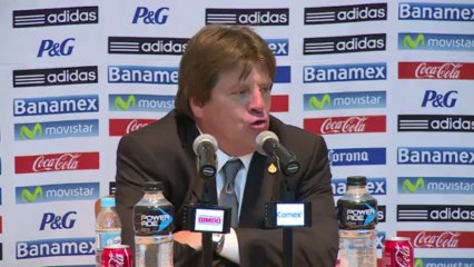 México goleia e está mais perto da Copa