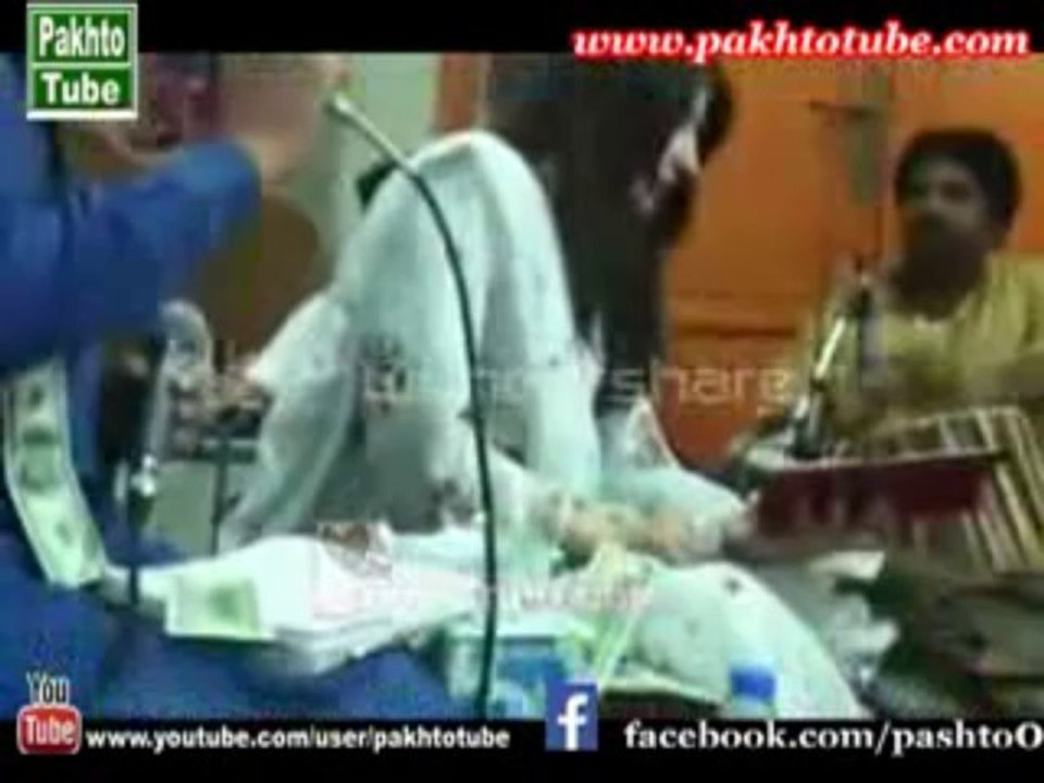 gulparna new pashto live tappy in kabul - pashto new song