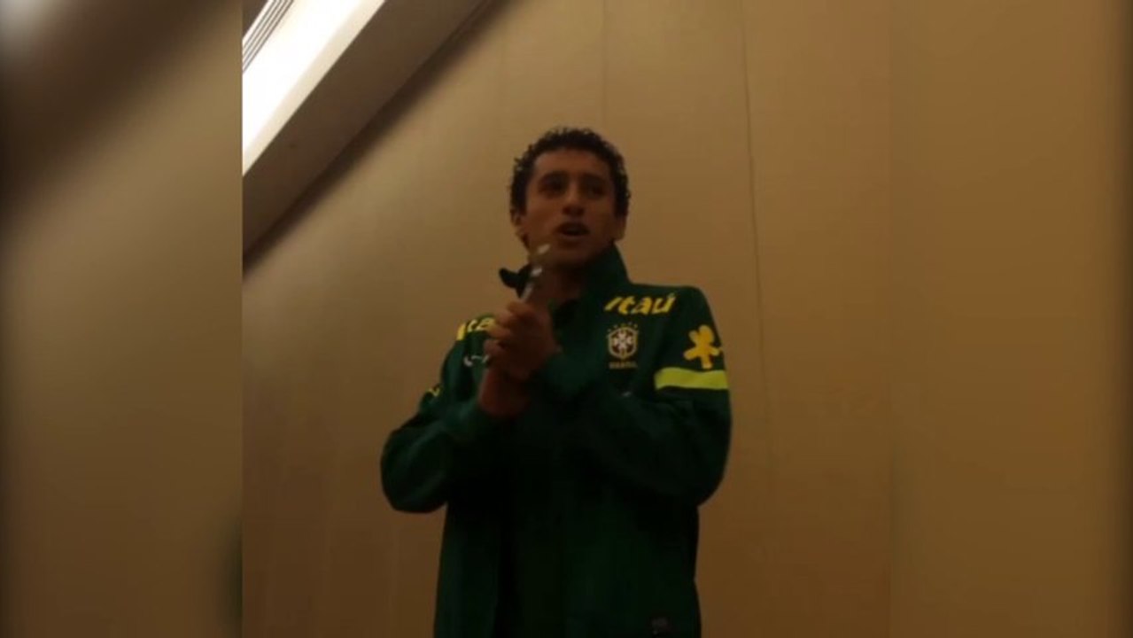 Le bizutage de Marquinhos en Seleção !