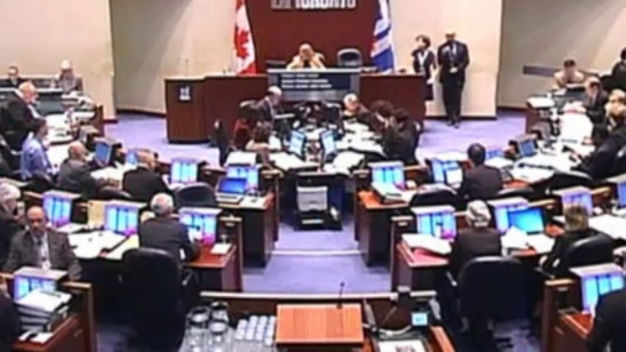 Toronto mayor Rob Ford admits illegal drugs use...