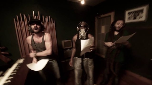 Richie Stephens, Gentleman ft Alborosie - World Gone Mad