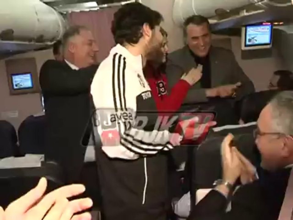 Beşiktaşımız'ın Elazığ'dan İstanbul'a Uçakla Dönüş Yolculuğundan Görüntüler