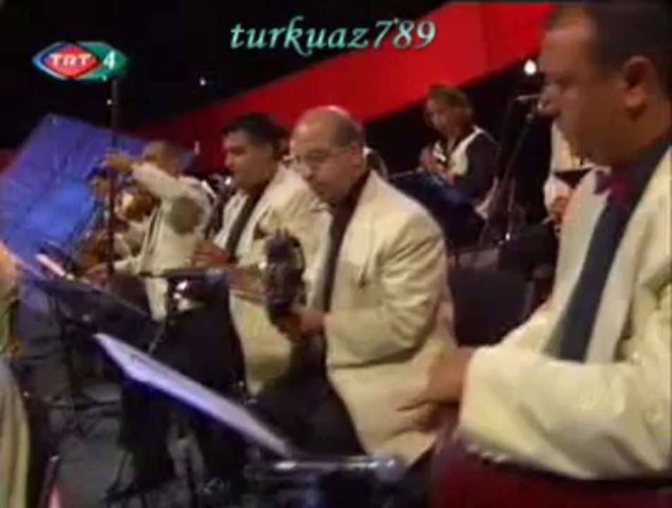 TRT TSM KORO-Yüce Dağdan Esen Rüzgâr Sevgiliye Selâm Götür