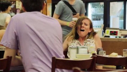 "Quand Harry rencontre Sally" : scène de l'orgasme simulé jouer dans un restaurant... Enorme