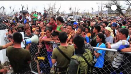 "La ayuda no llega apenas a los supervivientes de Taclobán"