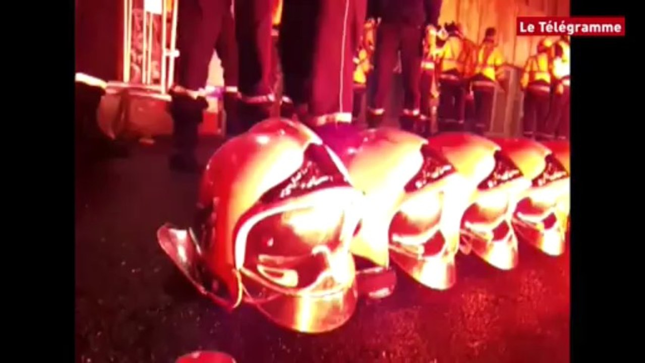 Lannion. 35 pompiers manifestent