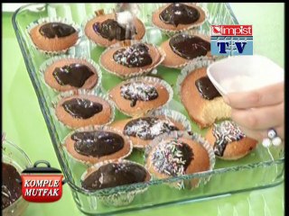 ÇİKOLATA SOSLU KEK