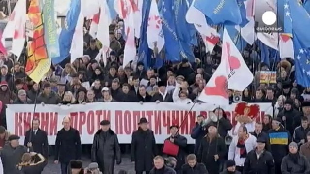 La firma dell'accordo con l'Ucraina sul tavolo della diplomazia europea