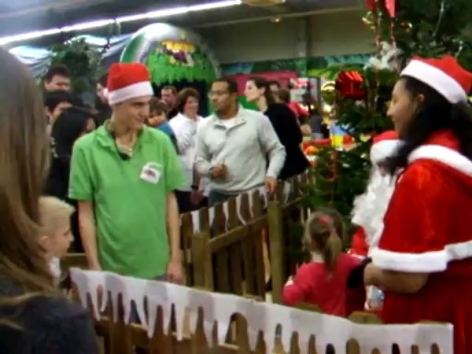 PERE NOEL PARIS VIDEO pere noel HAUTS DE SEINE ANIMATIONS NOEL MARCHE