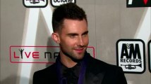 Adam Levine élu l'homme vivant le plus sexy par People Magazine