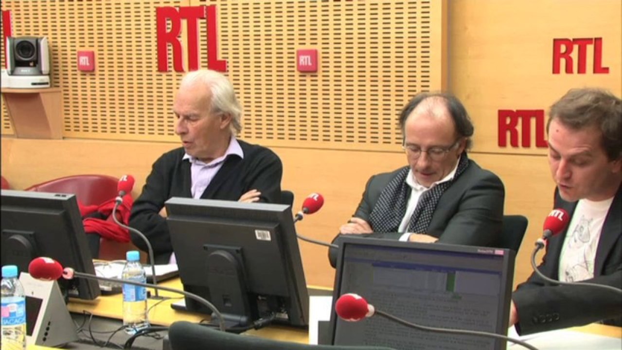 Le gouvernement au pied du mur, un prêtre enlevé au Cameroun, les Bleus et le marché de l'art