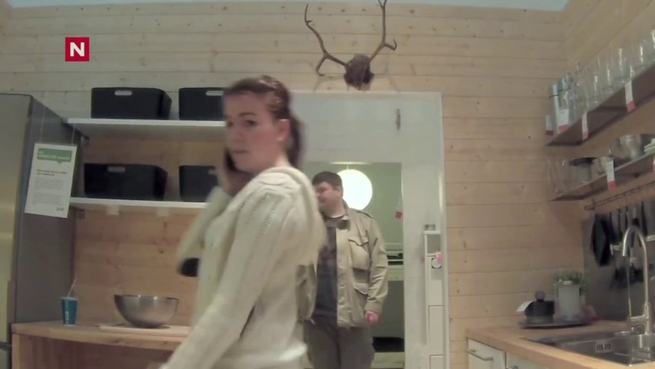 Enfermer des clients dans un magasin IKEA pour une caméra cachée