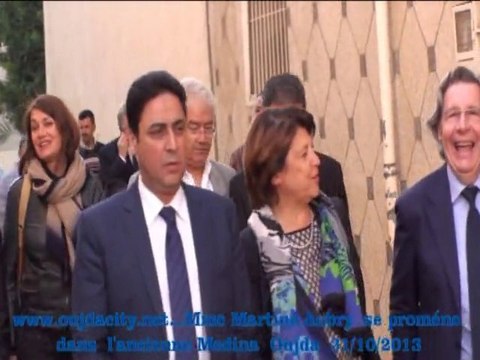 Mme Martine AUBRY Maire de Lille se proméne dans l'ancienne medina a Oujda