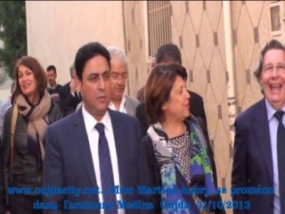 Mme Martine AUBRY Maire de Lille  se proméne dans l'ancienne medina a Oujda