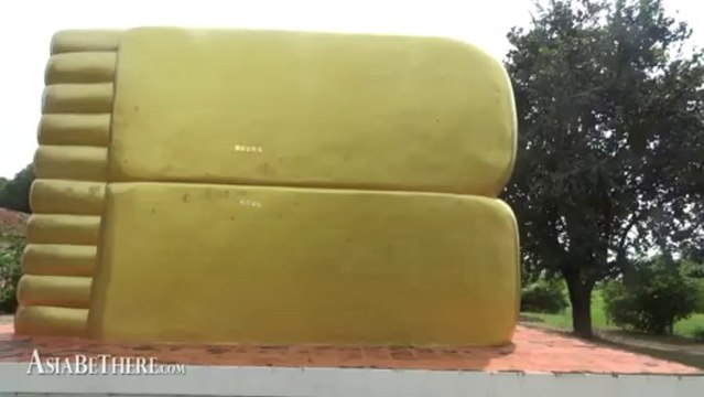 Reclining Buddha in Ratchaburi, West Thailand, Wat Arunyigaward