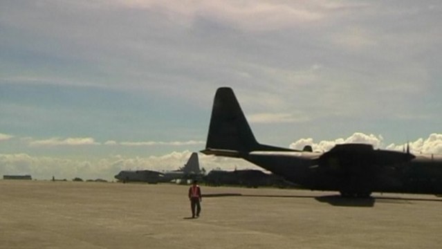 Philippine typhoon death toll jumps; U.S. helicopters boost aid effort