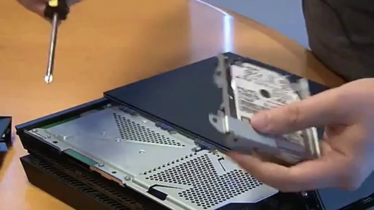 Conoce que modelo de disco duro trae la  PS4 y como cambiarlo