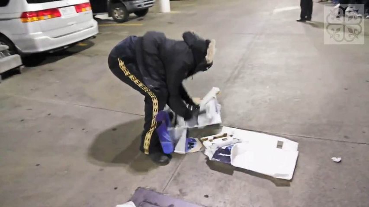 Casser une PS4 le jour de sa sortie