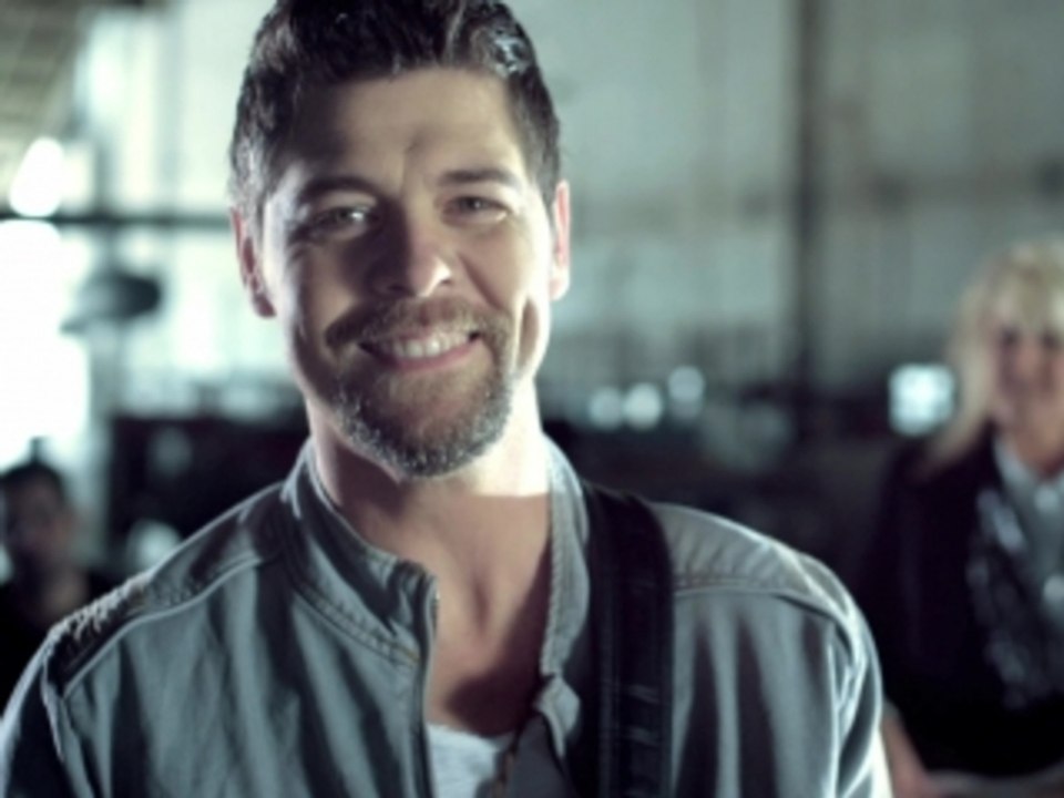 Jason Crabb - Love Is Stronger