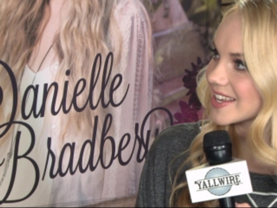 Danielle Bradbery - Talks About Relationship With Blake Shelton