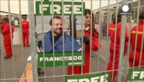 Greenpeace, Russia vuole prolungare la detenzione degli attivisti