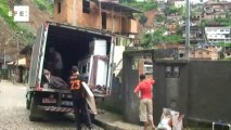 Risco de novos deslizamentos leva famílias a deixar zonas de perigo no Rio