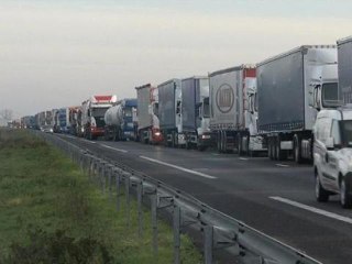 Ecotaxe: défilés de camions dans 16 régions et une même exaspération - 16/11