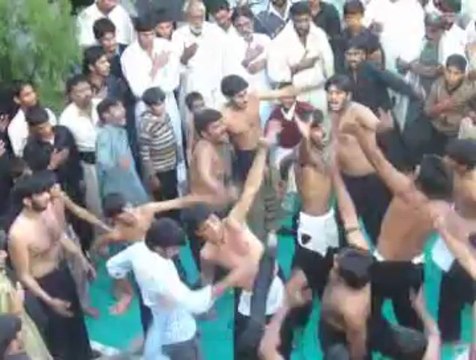Zanjeer Zani 10th Muharram 2013 Markazi Imambargah (Mansurabad) Chak Beli Khan