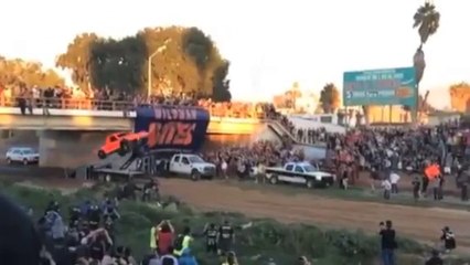 Un 360° en voiture... Enorme saut!