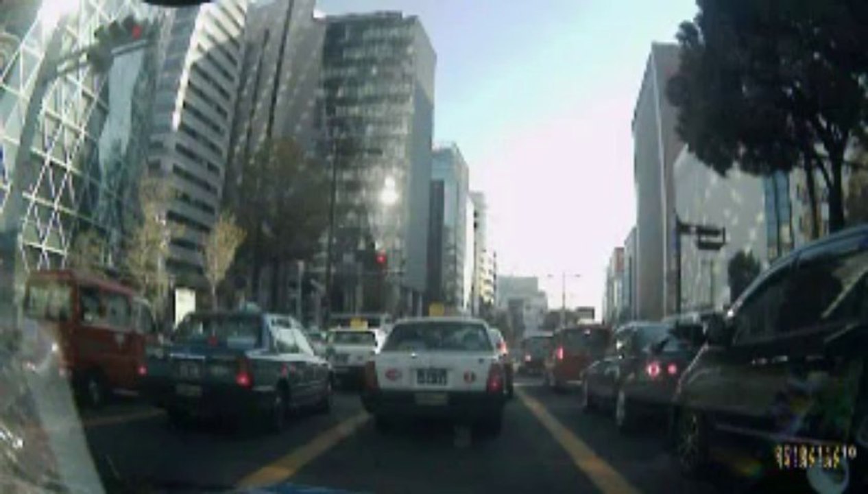 b.名駅表側と裏側で戦後の朝鮮人連盟結成主旨理念のエキスが浸み込んだ_h251116_
